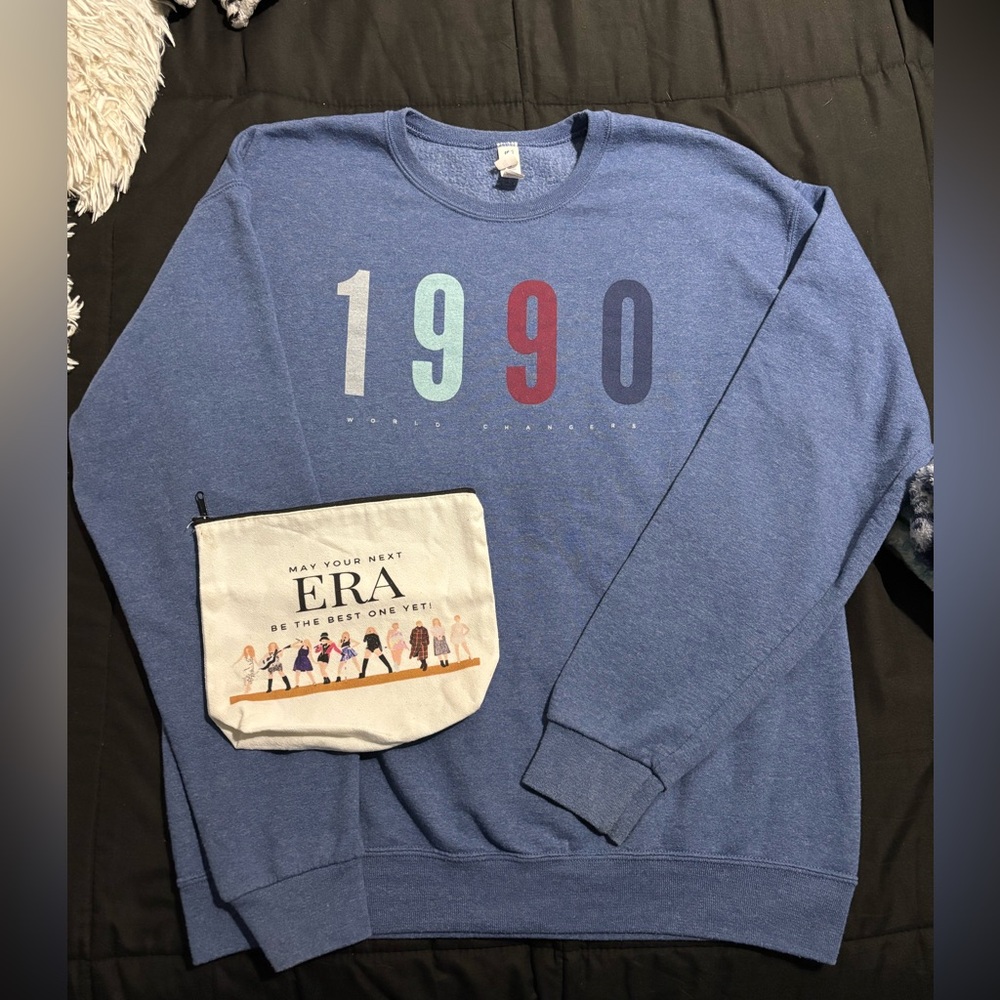Taylor Swift 1990 Sweatshirt with an Era Tour pouch